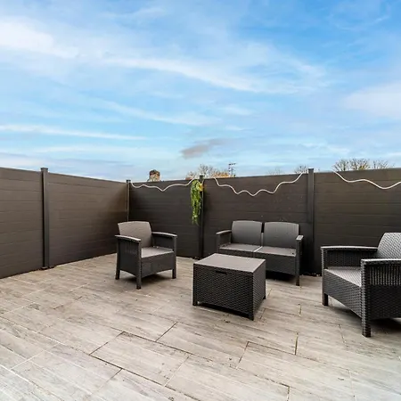 דירה Le Cocon - 3 Lits - Billard - Parking Gratuit - Terrasse - Wifi *